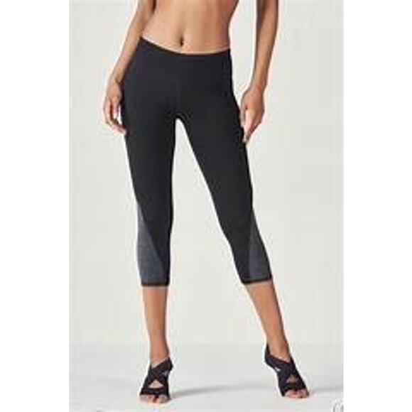 Fabletics Tuberose Black Gray Capri Leggings Size S - Picture 1 of 7